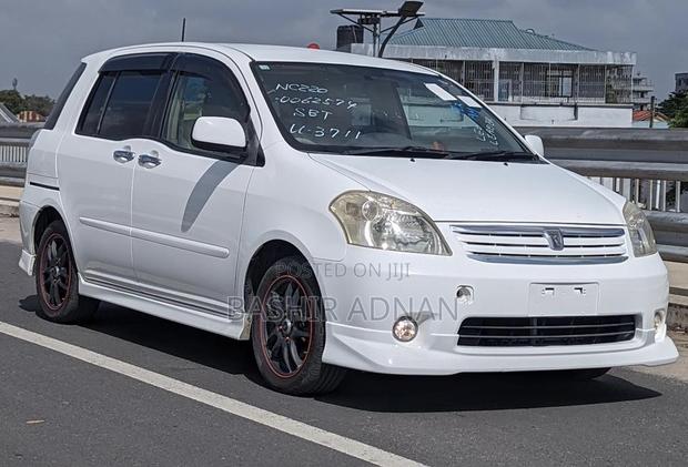 Toyota Raum 1.5 FWD 2003 White