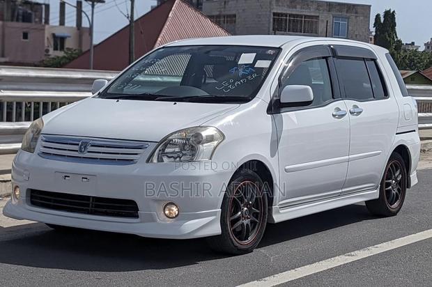 Toyota Raum 1.5 FWD 2003 White