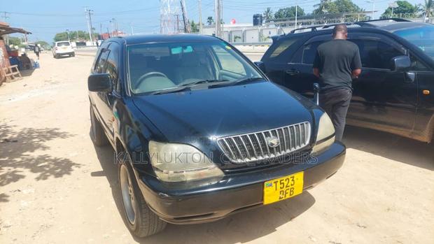 Toyota Harrier 2004 Black