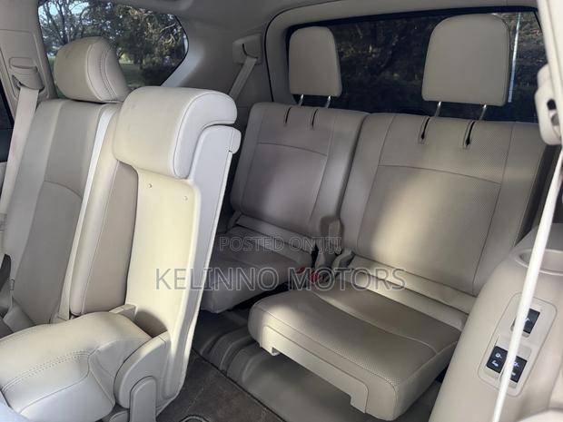 Toyota Land Cruiser Prado 2023 White