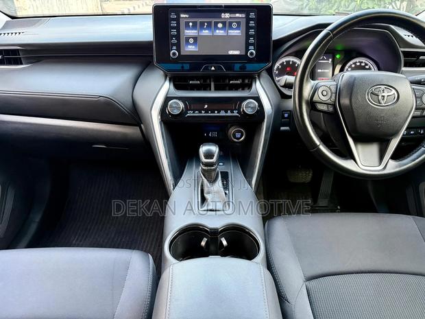 Toyota Harrier 2.5 Hybrid 2021 White