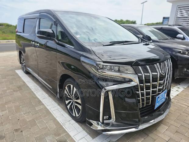 Toyota Alphard 2023 Black