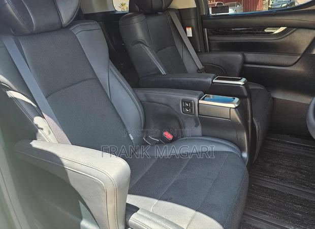Toyota Alphard 2.5 Hybrid AWD 2022 Black