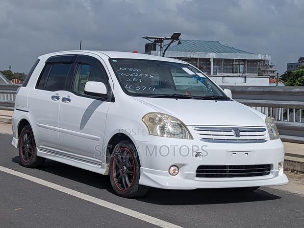 Toyota Raum 2003 White