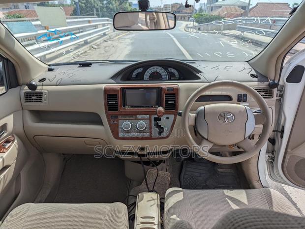 Toyota Raum 2003 White