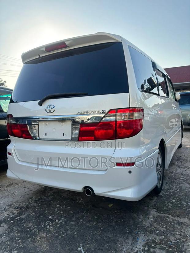 Toyota Alphard 2004 White
