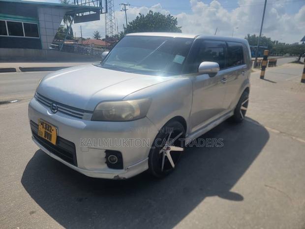 Toyota Corolla Rumion 2010 Silver