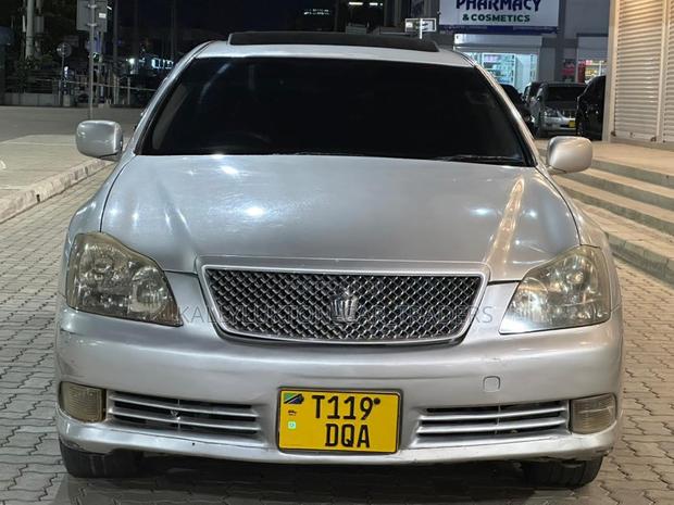 Toyota Crown Royale 2005 Silver