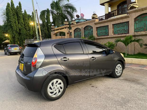 Toyota Aqua 2013 Gray