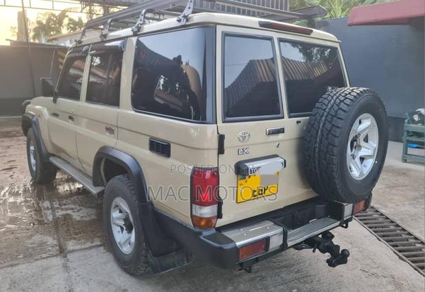 Toyota Land Cruiser 2012 Beige