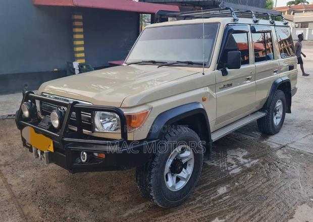 Toyota Land Cruiser 2012 Beige