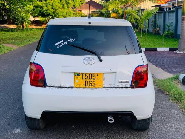 Toyota IST 2005 White