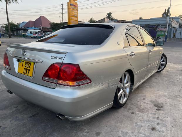 Toyota Crown Royale 2005 Silver