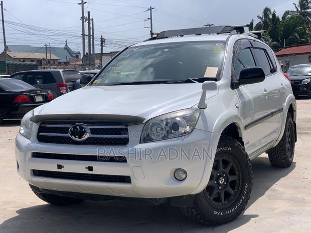 Toyota RAV4 2.4 2008 Pearl