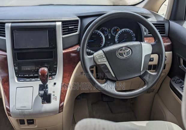 Toyota Alphard 2.4 Petrol FWD 2008 Pearl