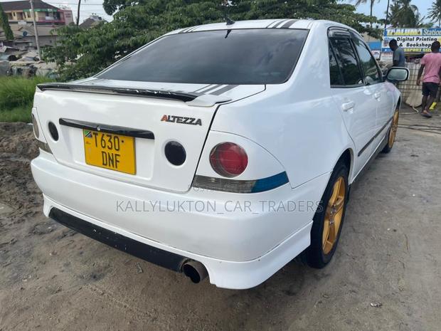 Toyota Altezza 1999 White