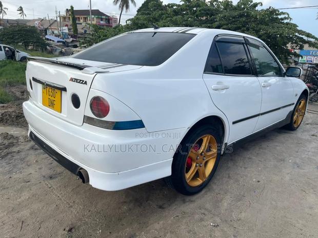 Toyota Altezza 1999 White