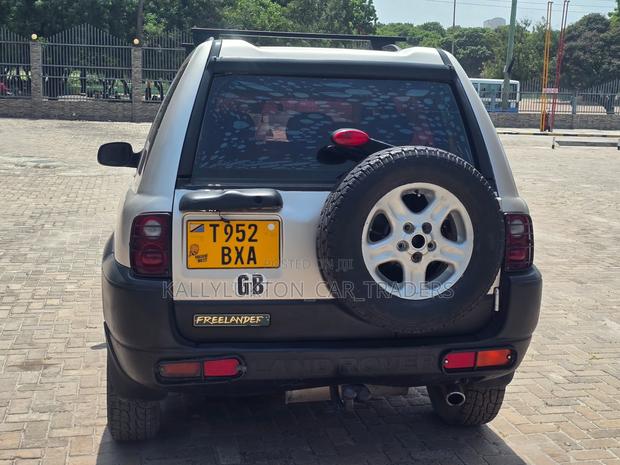 Land Rover Freelander 2000 Silver