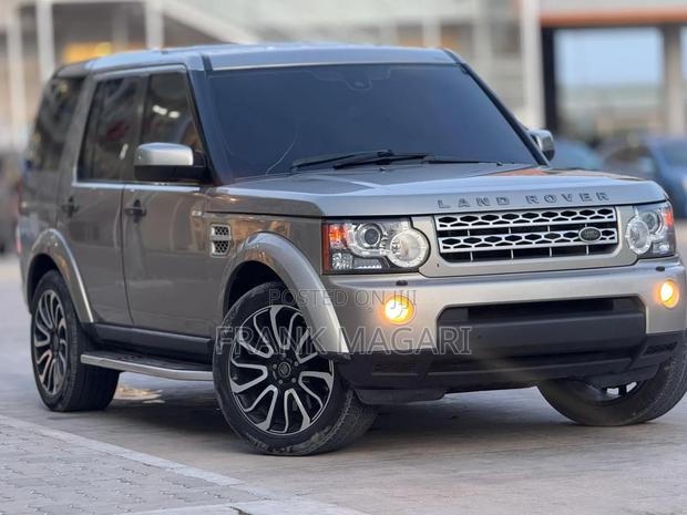 Land Rover Discovery 2014 Gold