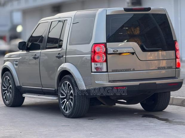 Land Rover Discovery 2014 Gold