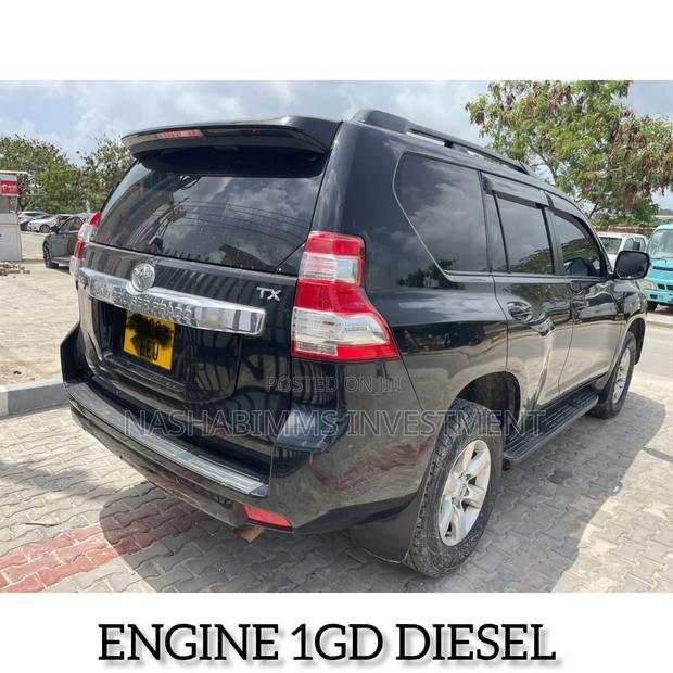 Toyota Land Cruiser 2016 Black