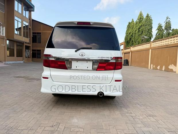 Toyota Alphard 2.4 Petrol AWD 2005 White
