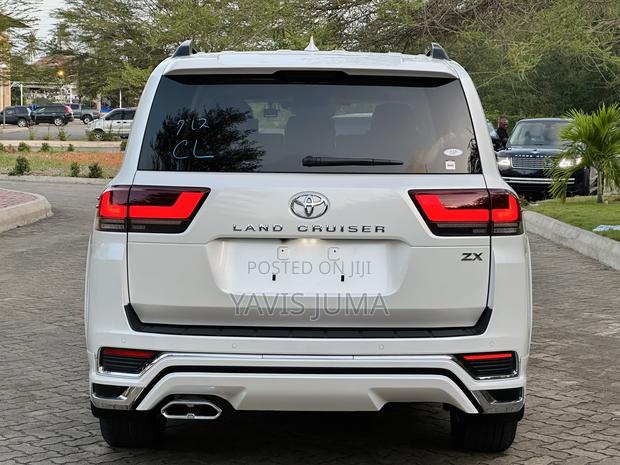 Toyota Land Cruiser 3.3 Diesel 4WD 2022 White