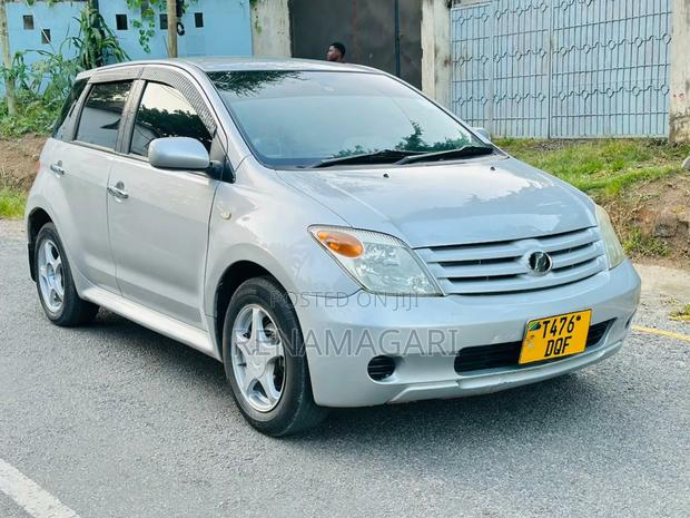Toyota IST 2005 Silver
