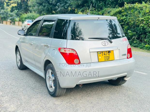 Toyota IST 2005 Silver