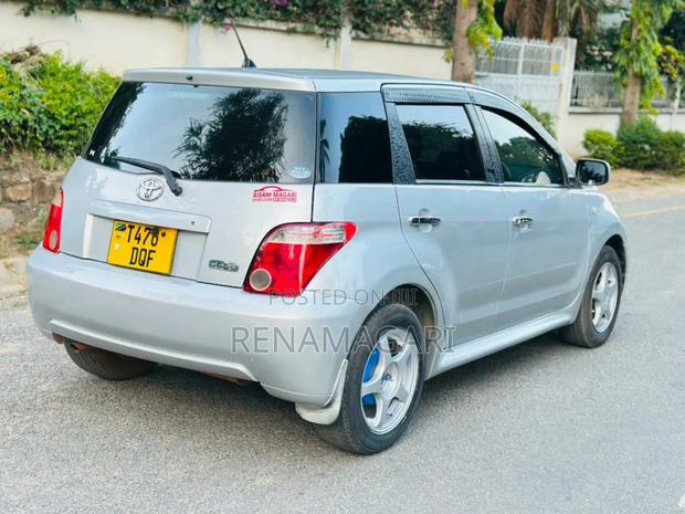 Toyota IST 2005 Silver
