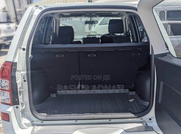 Suzuki Escudo 2007 White