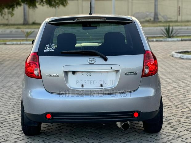 Mazda Verisa 2006 Silver