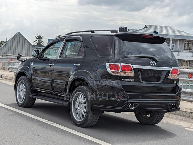 Toyota Fortuner 2.7 AWD 2006 Black