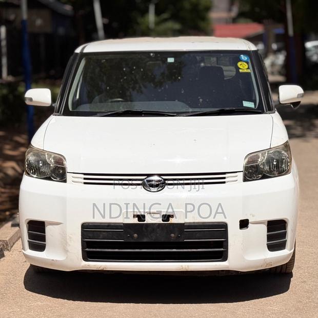 Toyota Corolla Rumion Hatchback 1.5 FWD 2007 White