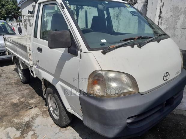 Toyota Lite-Ace 2002 White