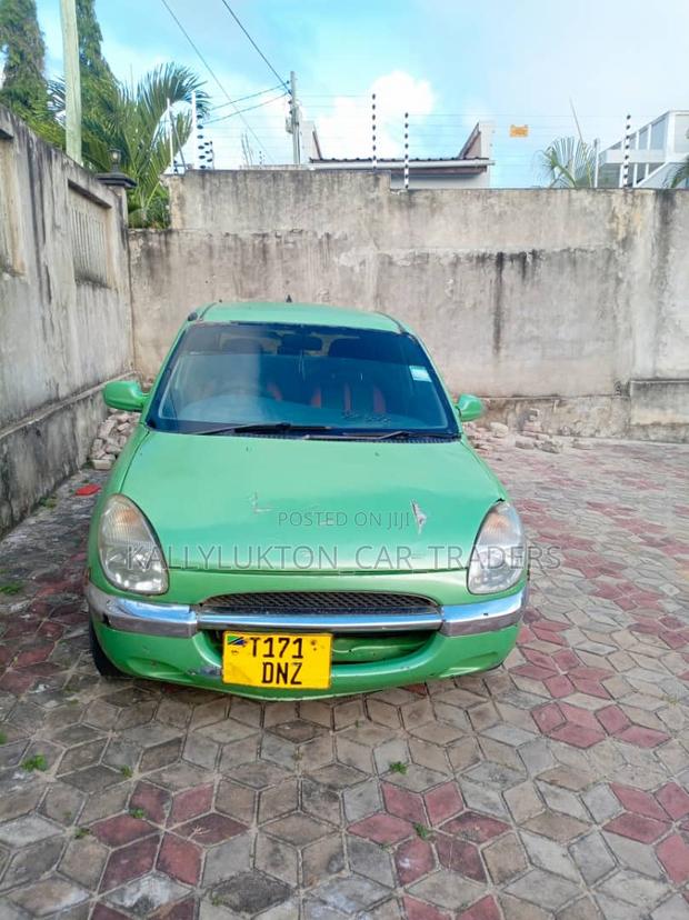 Toyota Duet 2005 Green