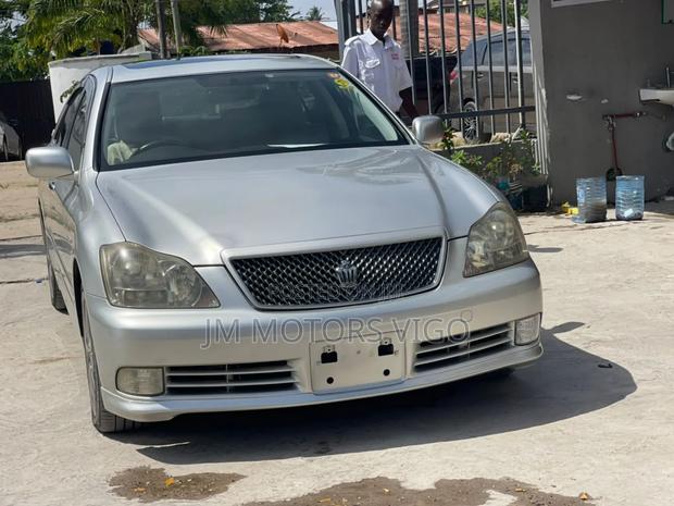 Toyota Crown 2004 Silver