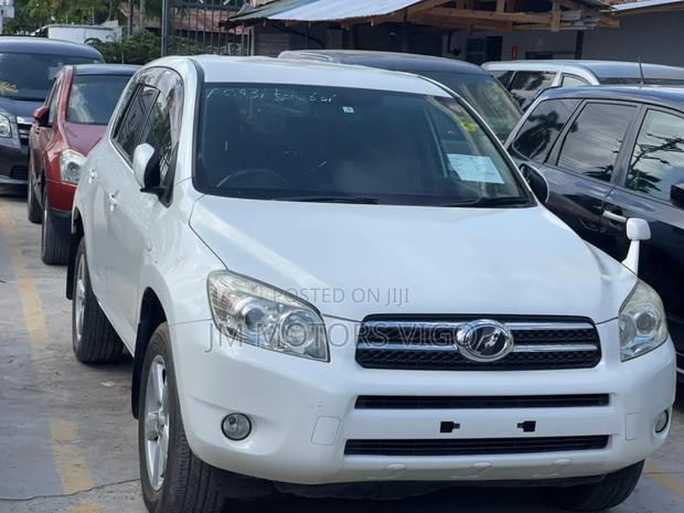 Toyota RAV4 2008 White