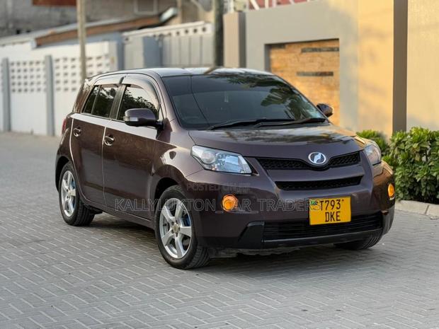 Toyota IST 2007 Purple