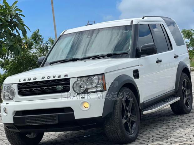 Land Rover Discovery 2013 White