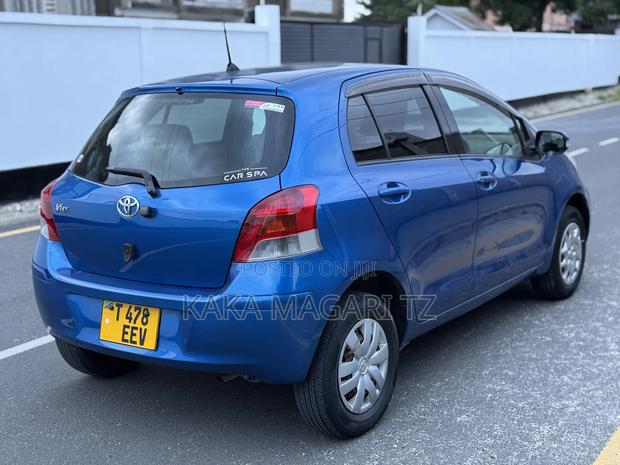 Toyota Vitz 2009 Blue