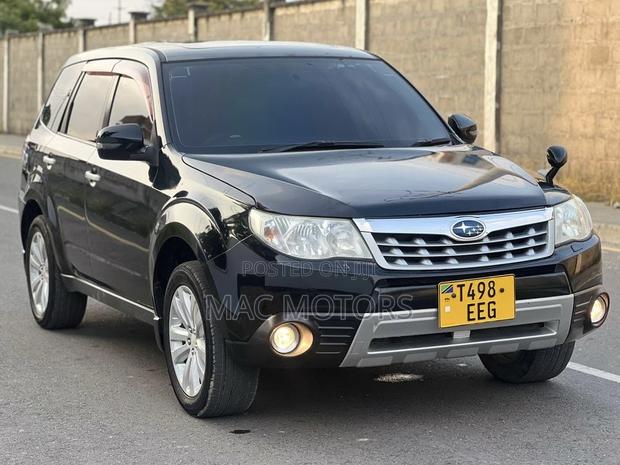 Subaru Forester 2012 Black