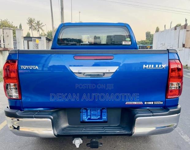 Toyota Hilux 2019 Blue
