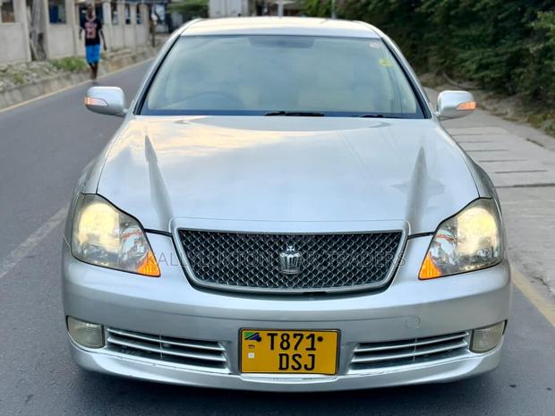 Toyota Crown 2009 Silver
