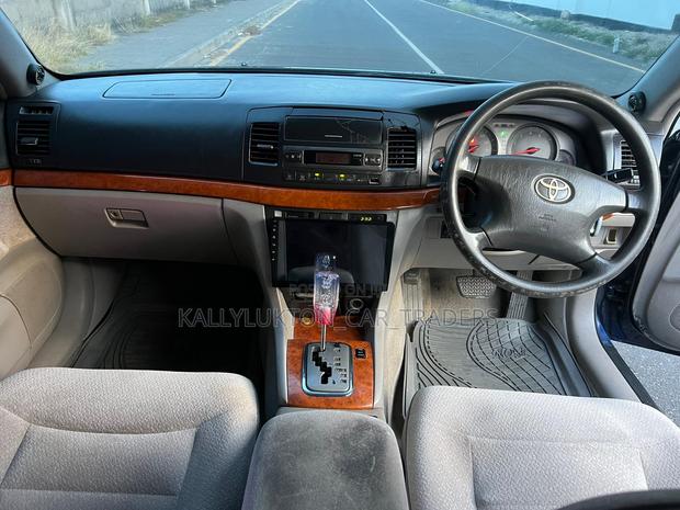 Toyota Mark II 2004 Blue