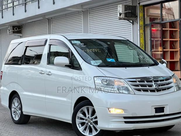 Toyota Alphard 2.4 Petrol FWD 2006 White