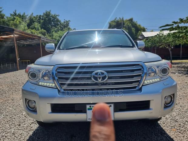Toyota Land Cruiser 2014 Silver