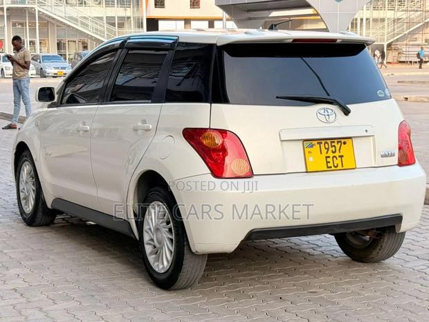 Toyota IST 2004 White