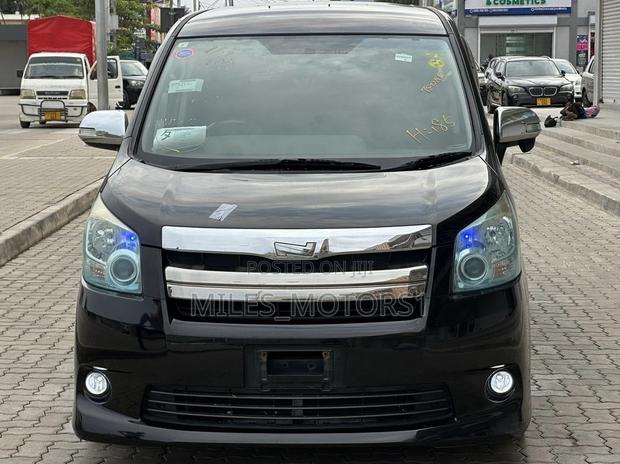 Toyota Noah 2008 Black