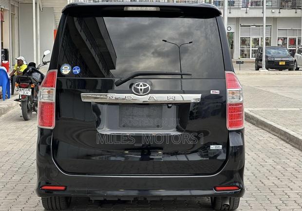 Toyota Noah 2008 Black
